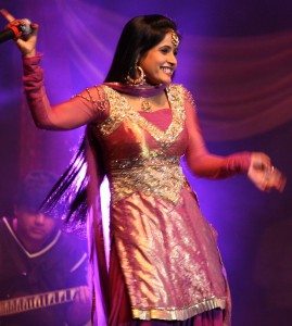 800px-Miss_Pooja_@_Canadas_Wonderland_2009-08-29-269x300